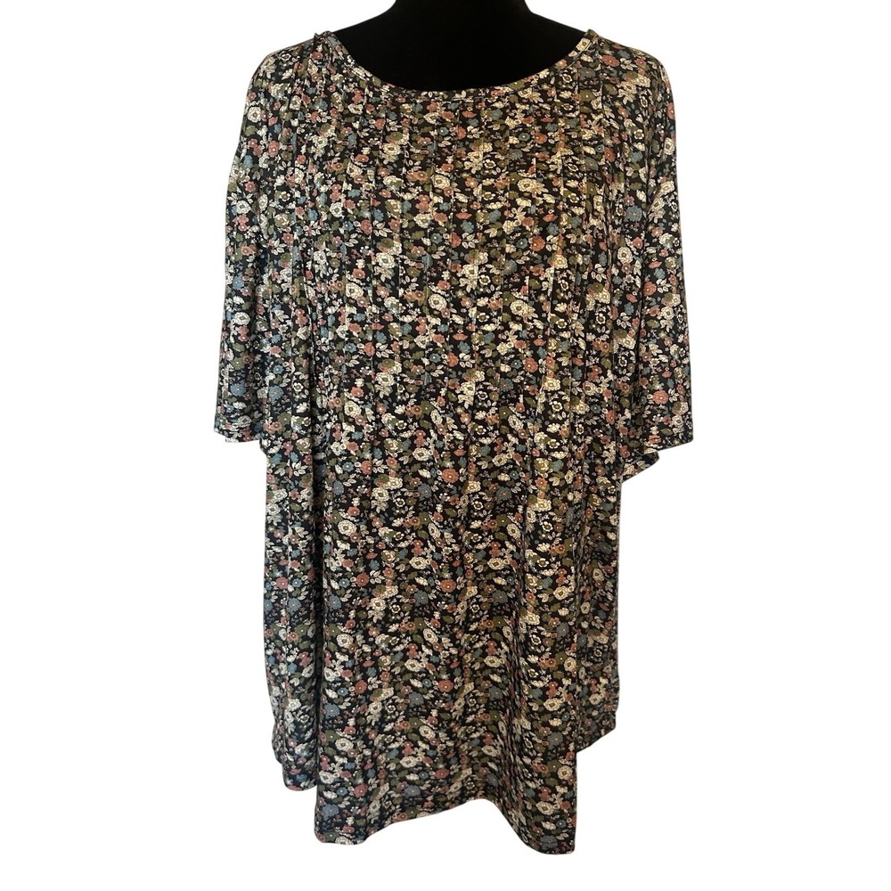 Fantaslook Women's Plus Size 5XL Floral  Blouse Short Sleeve Pleated NWT Black